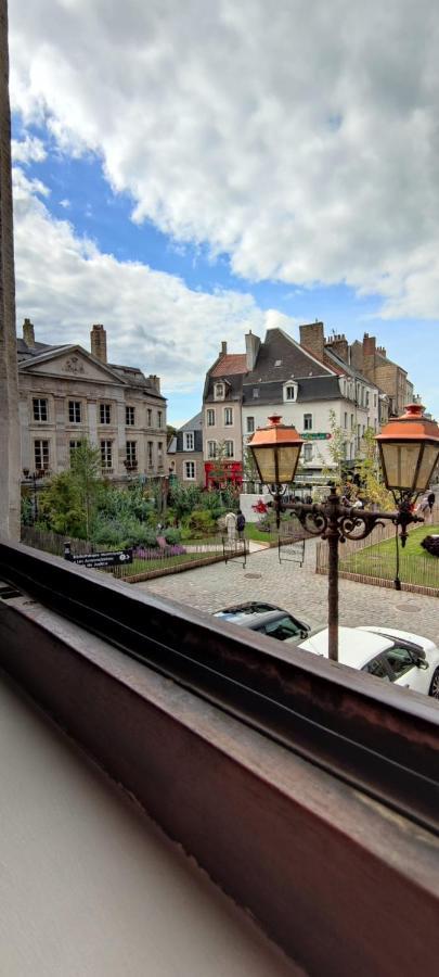 Le Godefroy De Bouillon Daire Boulogne-sur-Mer Dış mekan fotoğraf