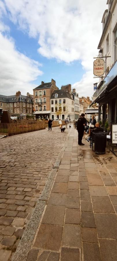 Le Godefroy De Bouillon Daire Boulogne-sur-Mer Dış mekan fotoğraf